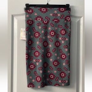 LuLaRoe Cassie Pull On Skirt Womens Gray & Pink Geometric Print Stretch Size XS